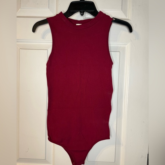 Chic Sleeveless Maroon Bodysuit - Picture 3 of 9